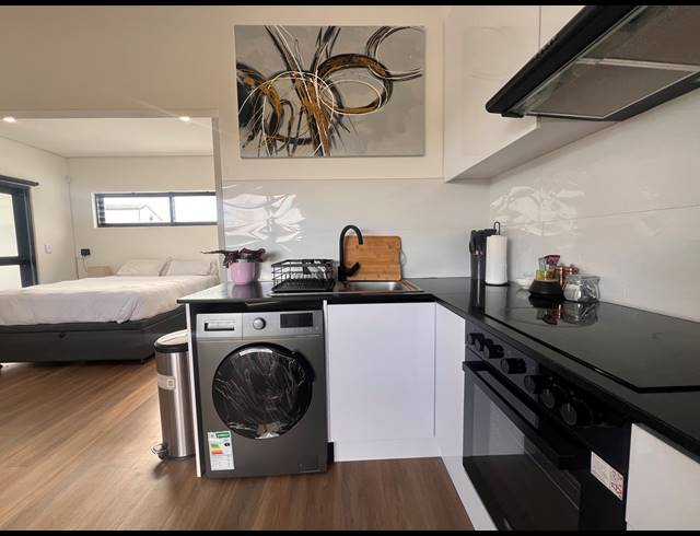 1 BEDROOM STUDIO APARTMENT TO LET IN SANDOWN ESTATE